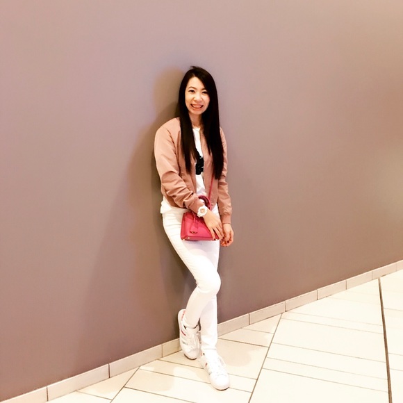 I am a tiny lady 🙋‍♀️😉 - Picture 3 of 7